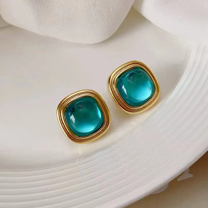 Wholesale Vintage Amber Resin Ear Studs